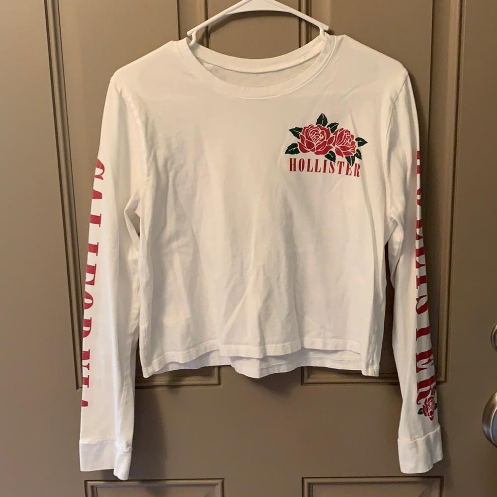 Hollister Long Sleeve Cropped Tee.